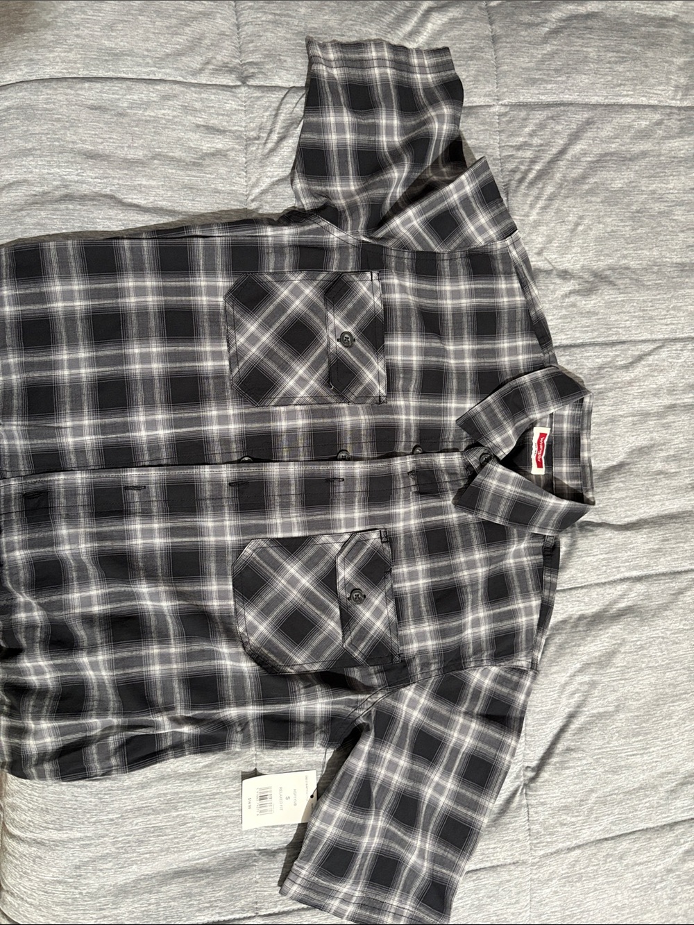 Wrangler Black and Gray Plaid Casual Button-Down Shirt